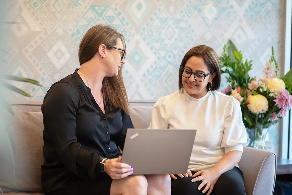 An expert business accountant discussing about tax and accounting to a client